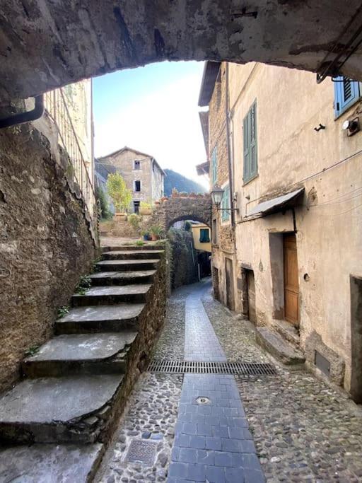 Iconic Italian Townhouse W Rooftop Terrace, Pigna Villa Exterior photo