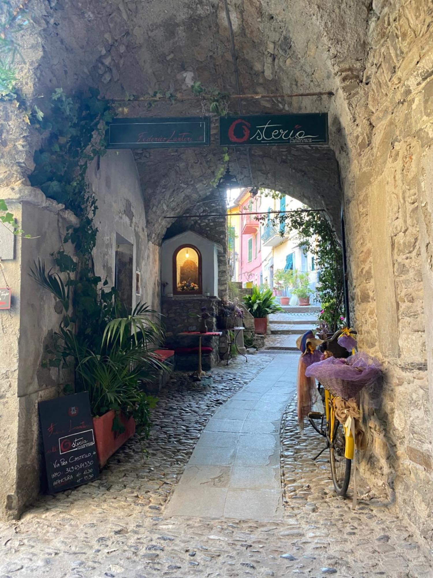 Iconic Italian Townhouse W Rooftop Terrace, Pigna Villa Exterior photo